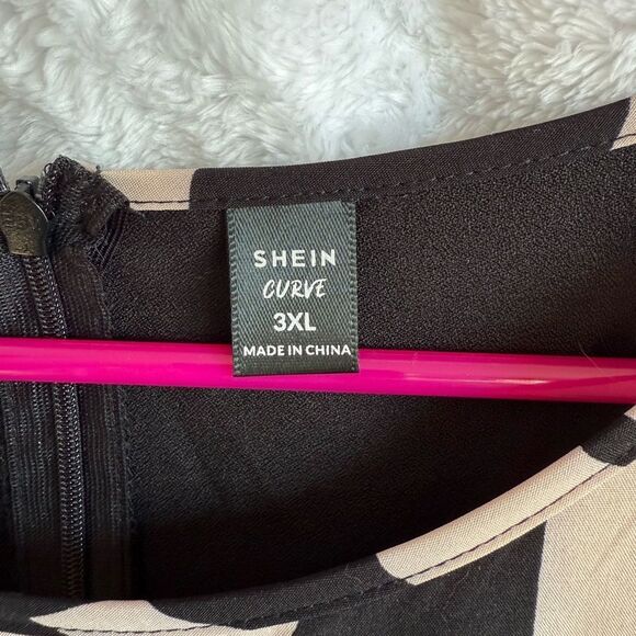 SHEIN Curve Black and Beige Patterned Jumpsuit - Picture 3 of 4